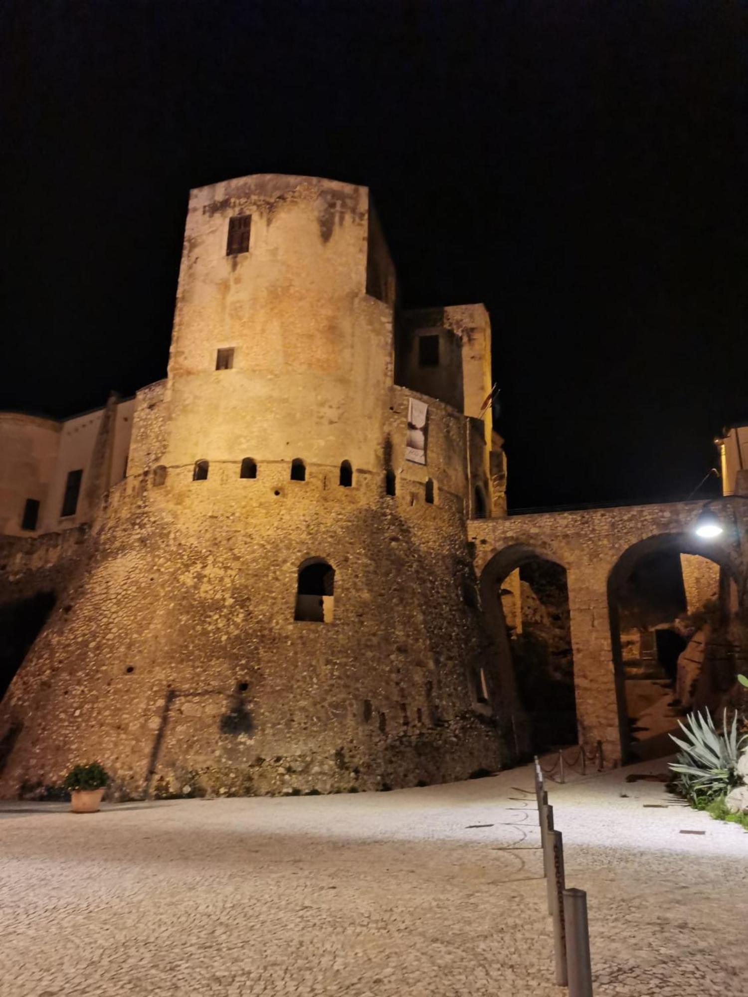 Domus Lineker Apartamento Venafro Exterior foto